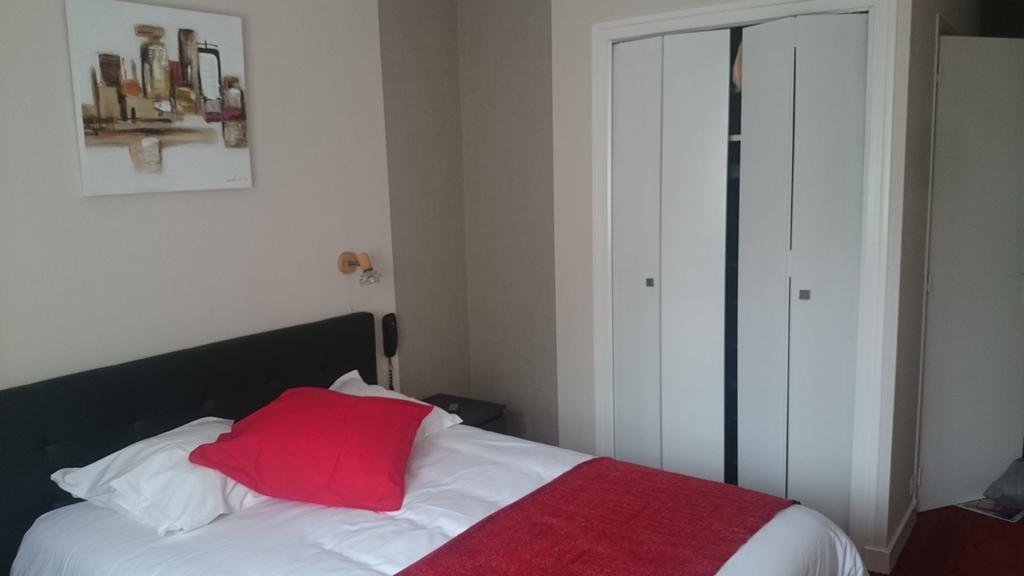 פואסננט Hotel Le Roudou מראה חיצוני תמונה