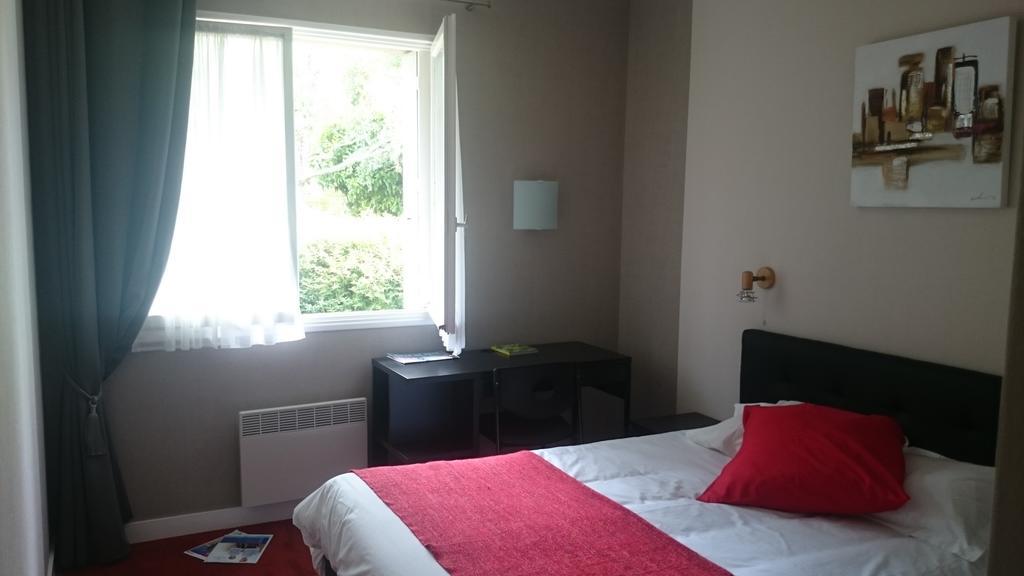 פואסננט Hotel Le Roudou מראה חיצוני תמונה