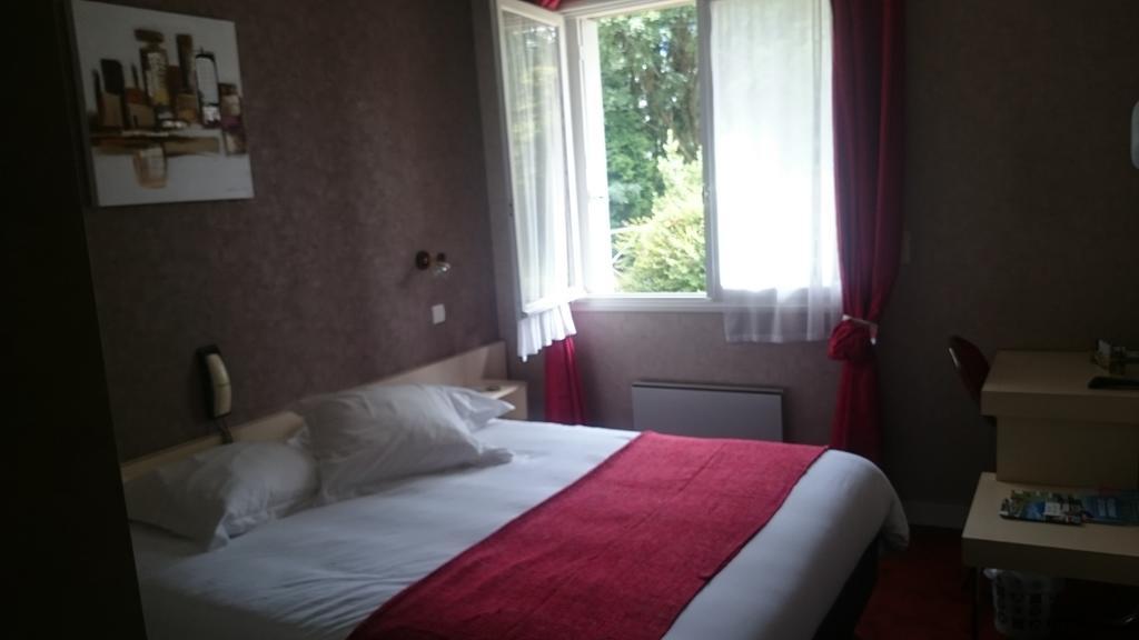 פואסננט Hotel Le Roudou מראה חיצוני תמונה