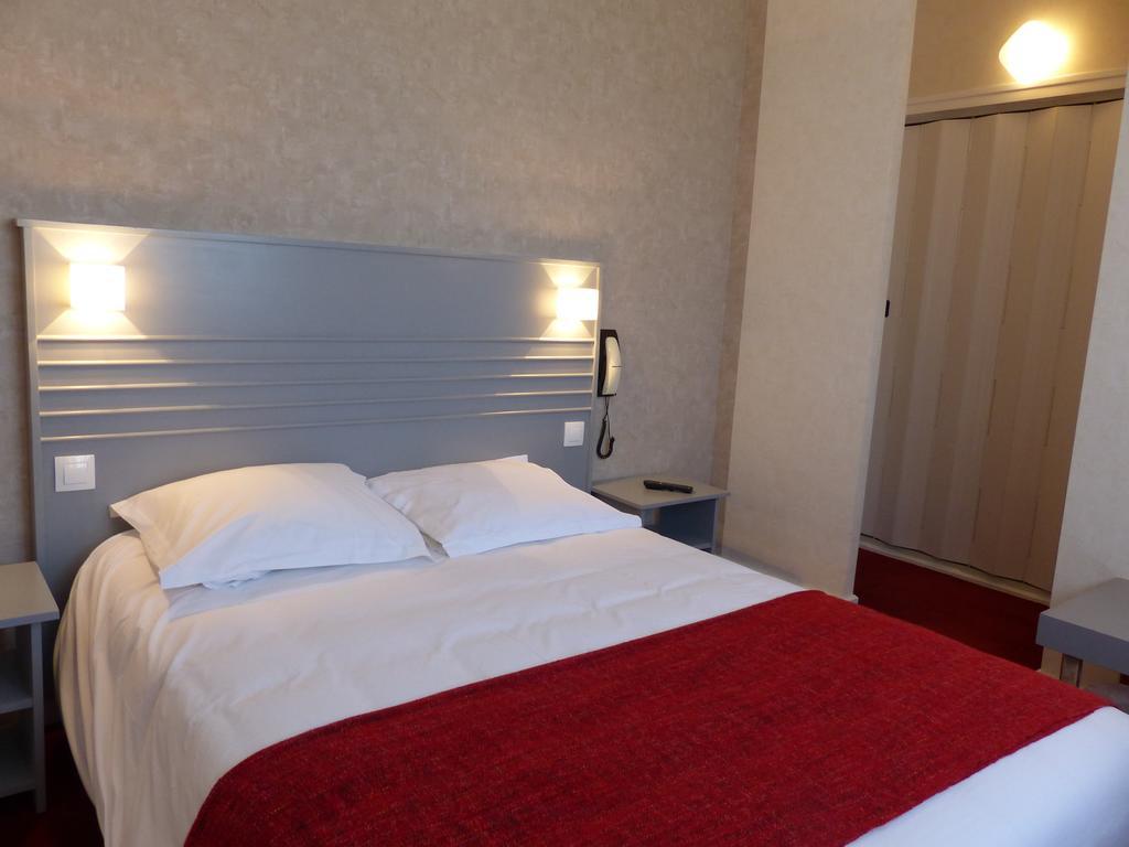 פואסננט Hotel Le Roudou חדר תמונה