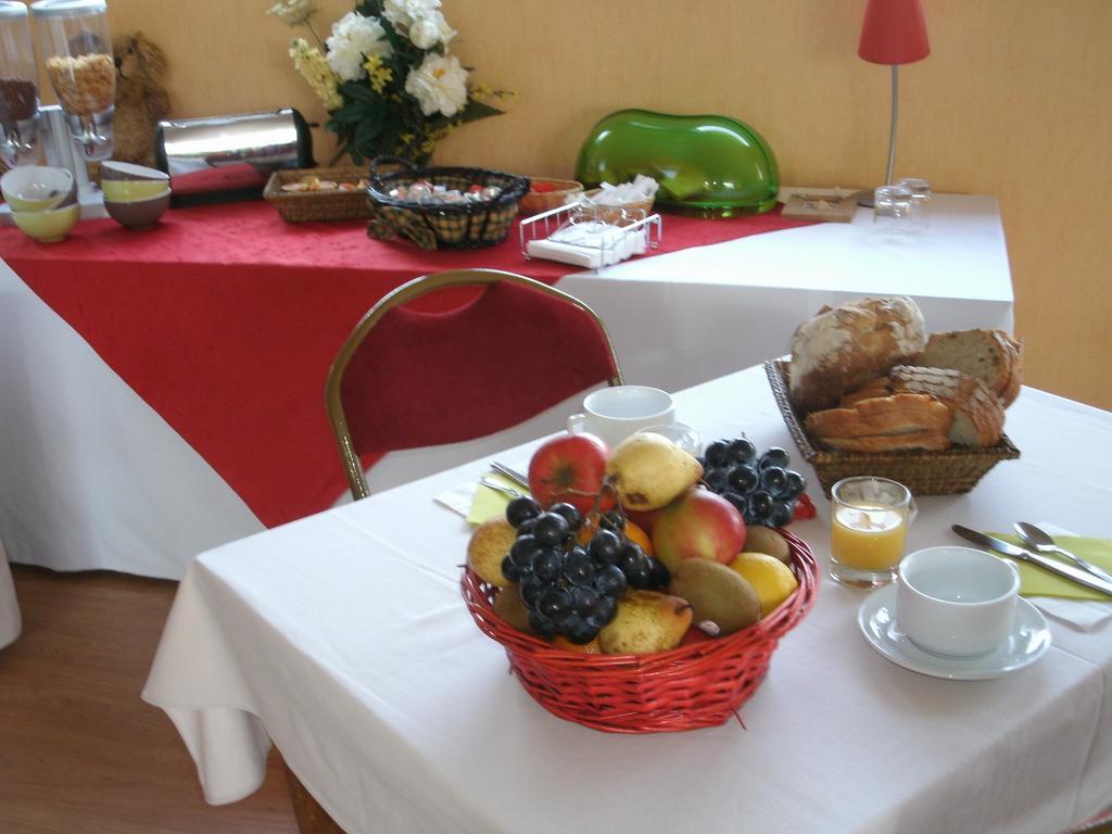 פואסננט Hotel Le Roudou מראה חיצוני תמונה