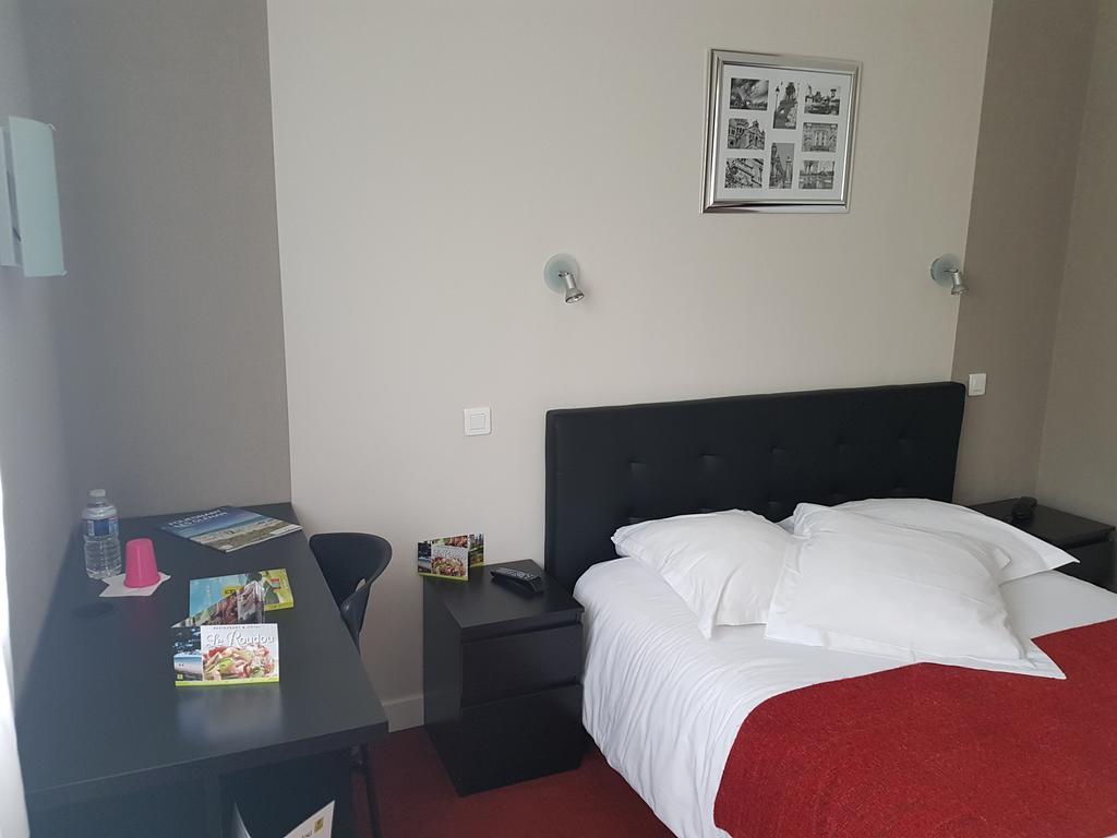 פואסננט Hotel Le Roudou מראה חיצוני תמונה