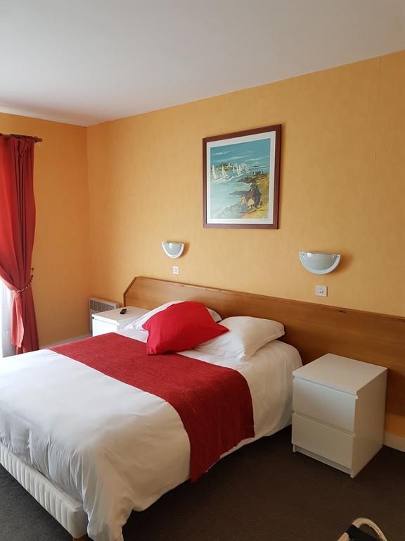 פואסננט Hotel Le Roudou מראה חיצוני תמונה