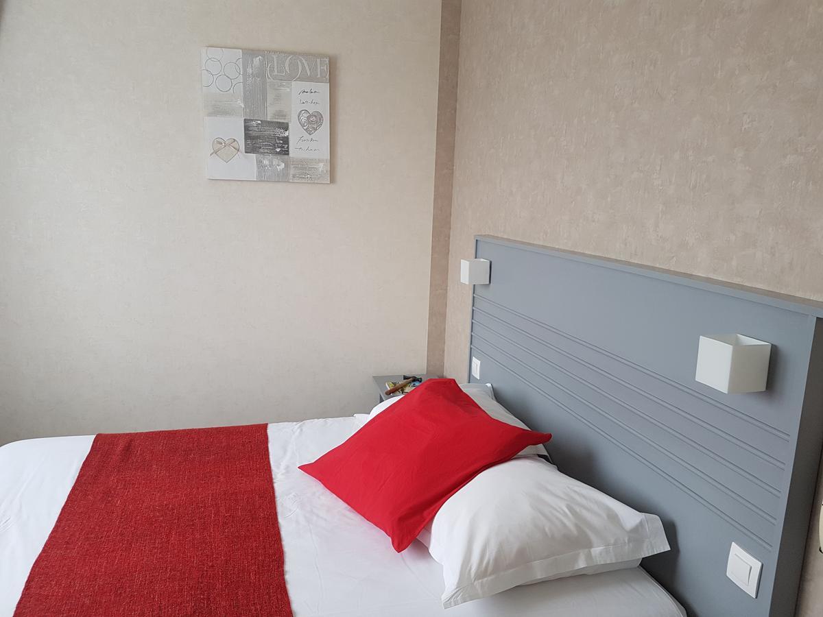 פואסננט Hotel Le Roudou מראה חיצוני תמונה