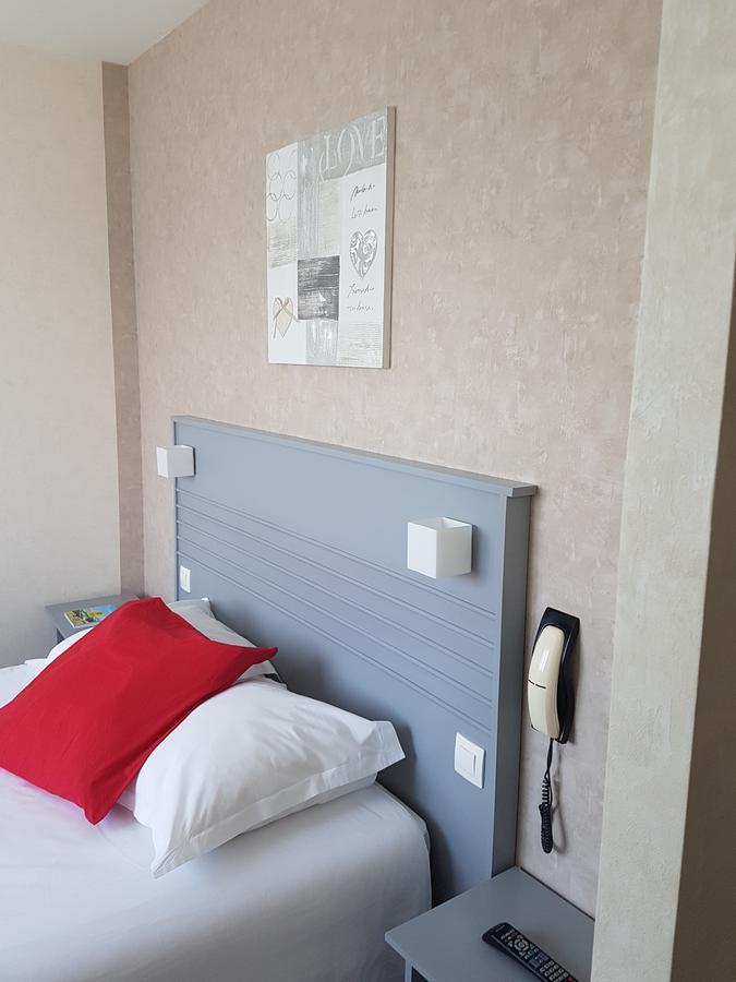 פואסננט Hotel Le Roudou מראה חיצוני תמונה